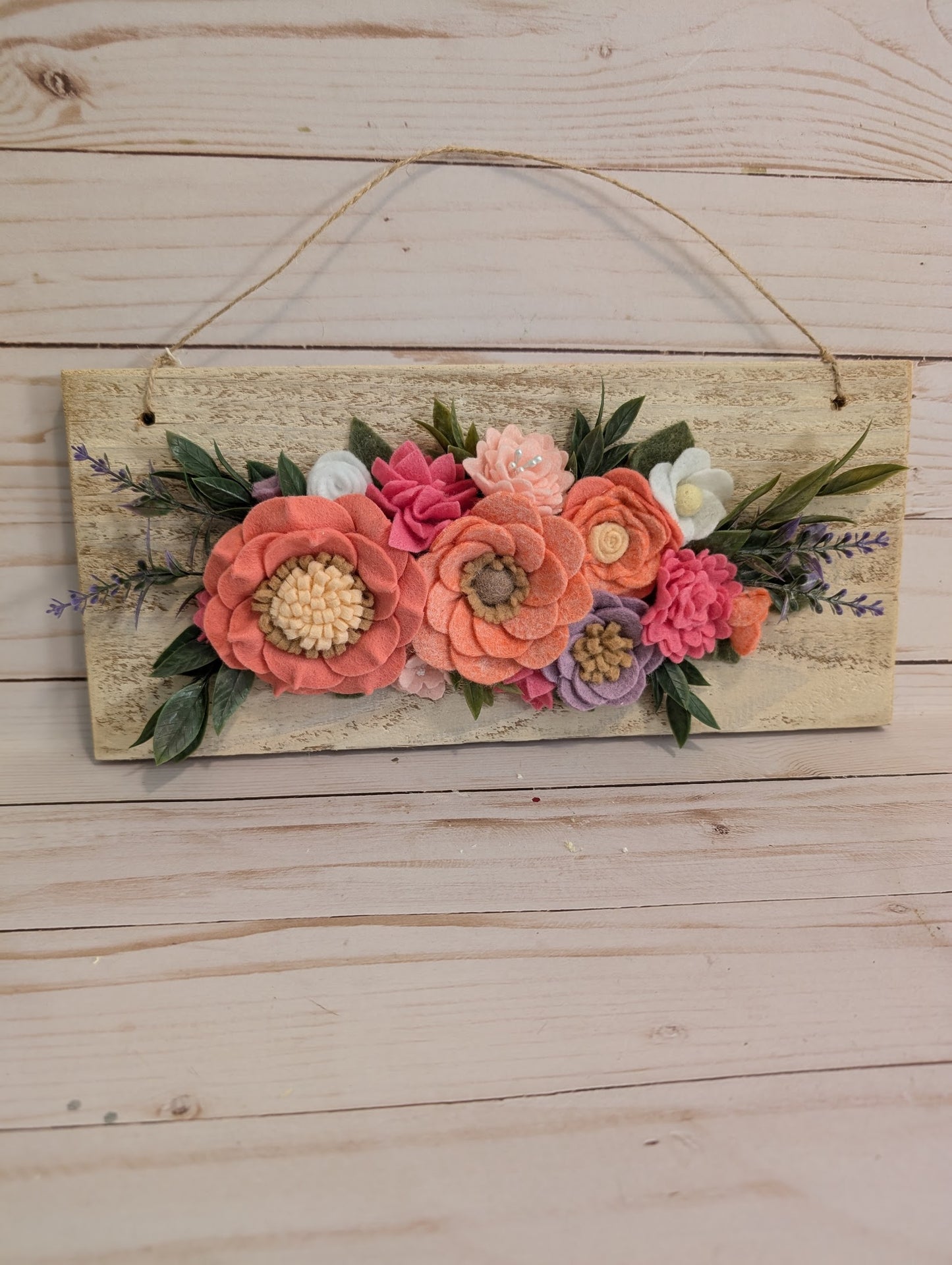 Shabby chic wood & beautiful felt florals