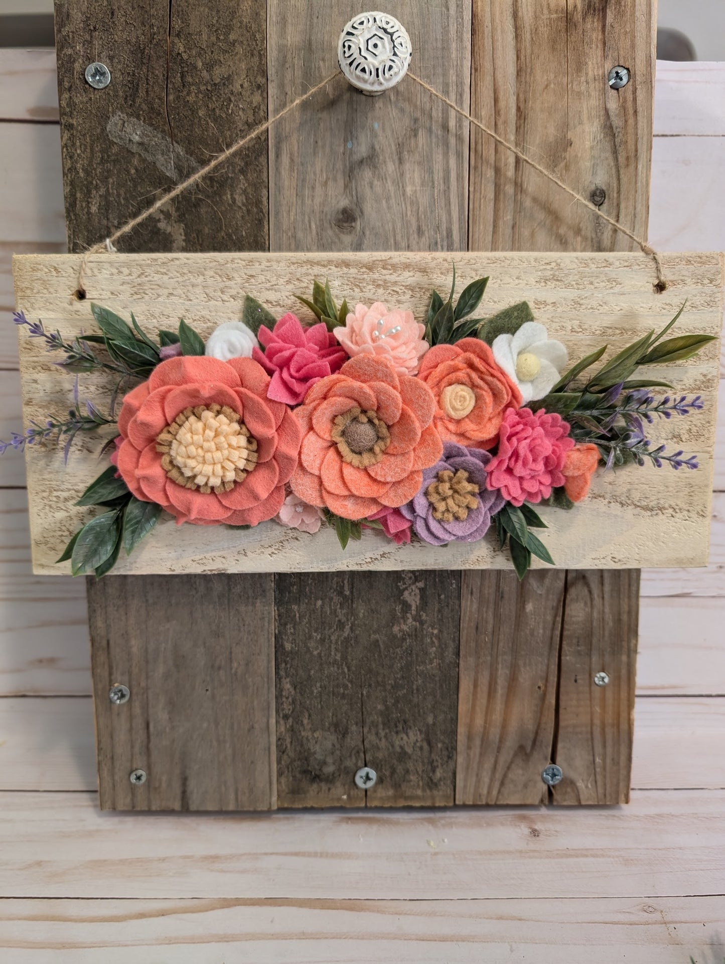 Shabby chic wood & beautiful felt florals